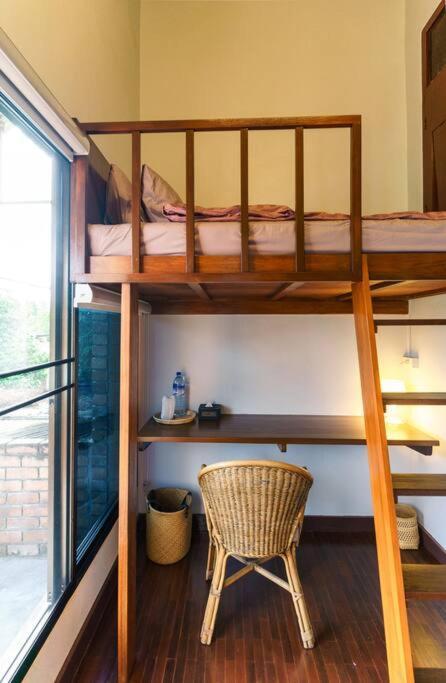 Solo - Fong Lee Cc Lampang Walking Street Apartment Exterior photo